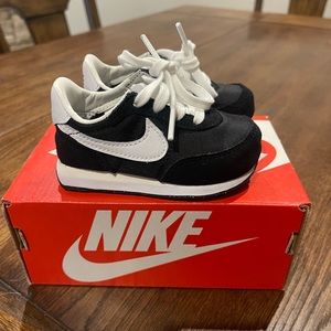 Baby Nike shoes size 4c
